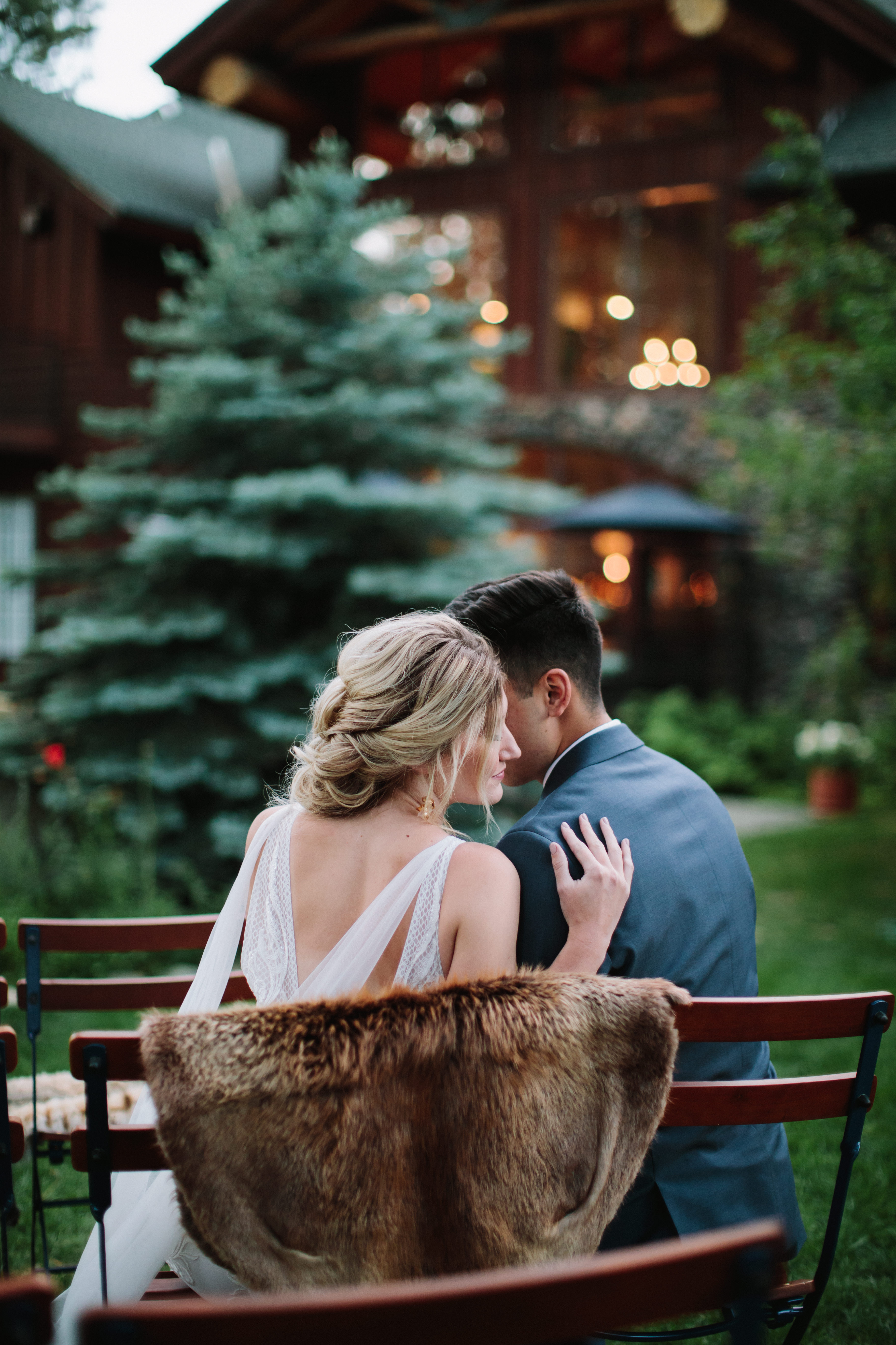 Black-BeBlack Bear Lodge Lake Tahoe Wedding, Lake Tahoe Wedding Inspiration, Lake Tahoe Wedding Venue, Courtney Aaron Photography, Mira Events, Riley by Made With Love Bridal, Swoon Bridal Salon, Twigs and Honey Accessoriesar-Lodge-Mira-Events-Courtney-Aaron-Photography-272
