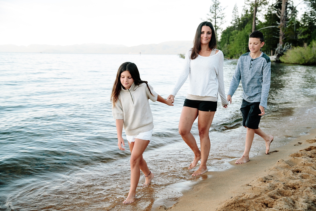 Family Summer, Family at the Lake, Lake Tahoe, Lake Tahoe Family Portraits, Mother and kids, Portraits session Ideas, Family Portrait Inspiration, www.courtneyaaron.com, Lake Tahoe Family Photography, Best Place for Family Vacation